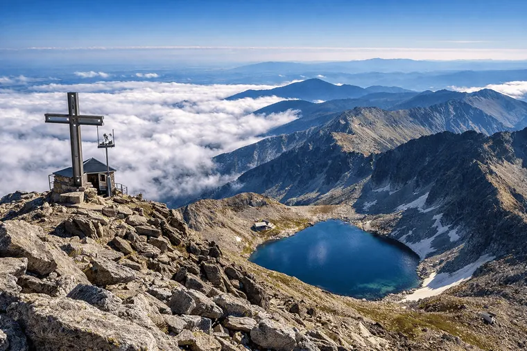 Le pic Moussala et le lac de glace (Rila)