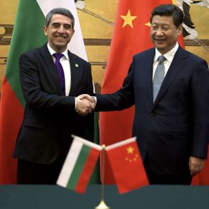 保加利亚与中国、俄罗斯、欧盟和土耳其都建立了良好的外交关系，是欧、亚和中东地区间最好的贸易场所。